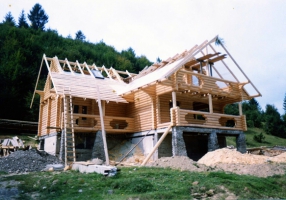 Realizujemy budowę domów drewnianych w Ukrainie. Szybko! Niezawodnie!