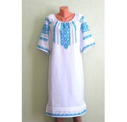 Ukraińska sukienka z niebieskim wzorem