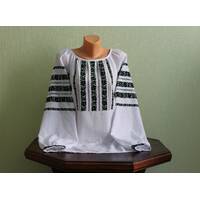 Tradycyjna żeńska bluzka haftowana pracy ręcznej