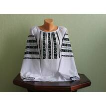 Tradycyjna żeńska bluzka haftowana pracy ręcznej