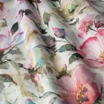 Dekoracyjna tkanka różowe kwiaty z zielonymi liśćmi na białym tle Hiszpania 87877v7