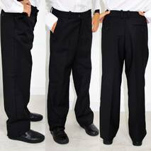 Spodnie są klasyczne czarne dla chłopaczka od 122 do 152 wzrost
