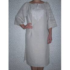 Sukienka haftowana nićmi z białego jedwabiu