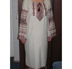 Tradycyjna sukienka haftowana